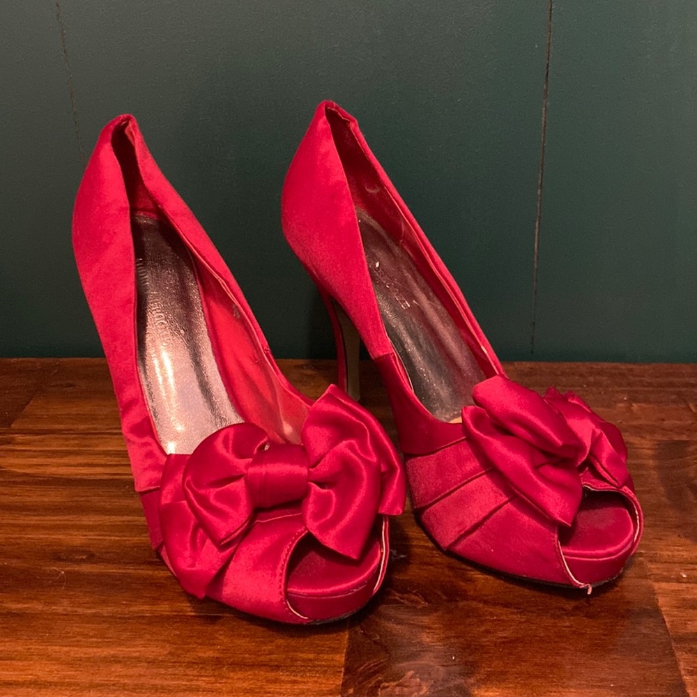 Red 6 1/2 Audrey Brooke heels